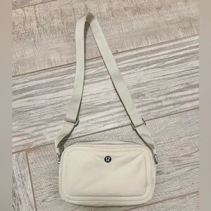 LULULEMON CROSSBODY BAG EXCELLENT CONDITION